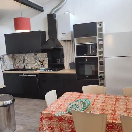 126 M With Pool Between Town And Sea Béziers